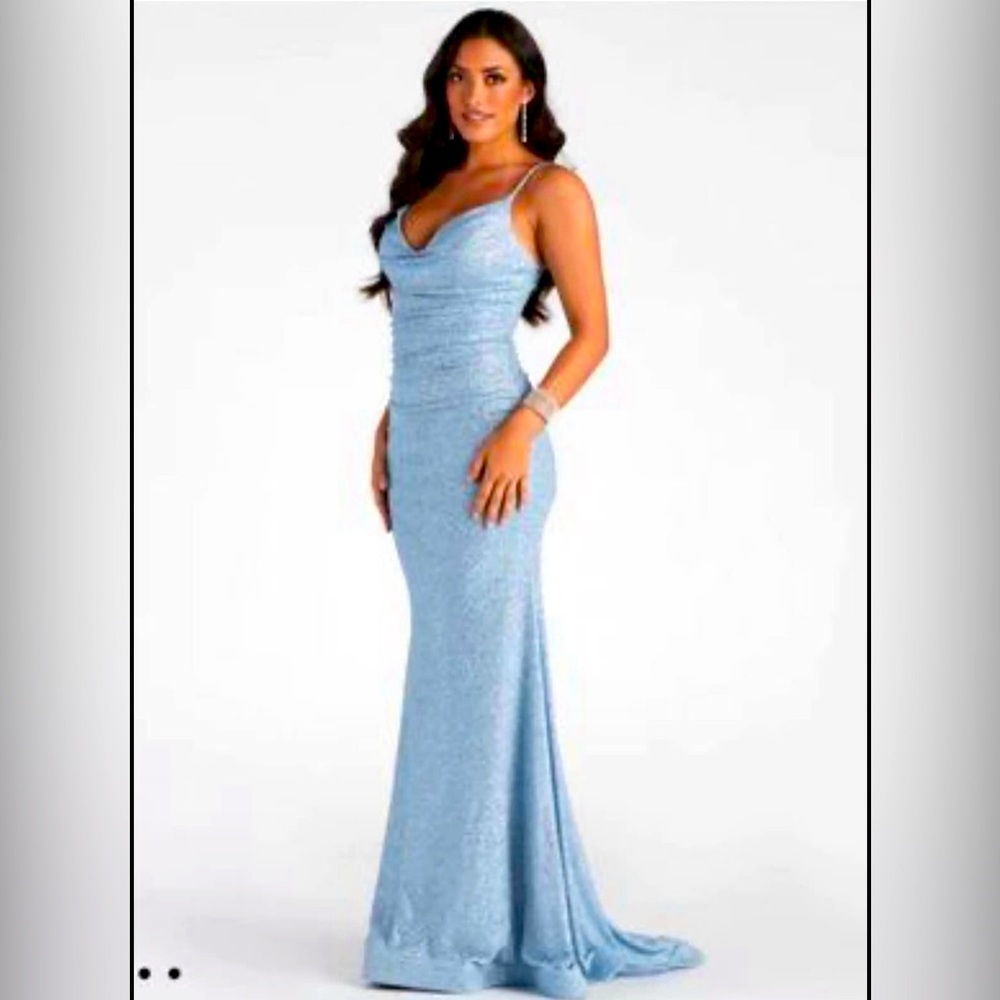 Dress - Picture 3 of 4